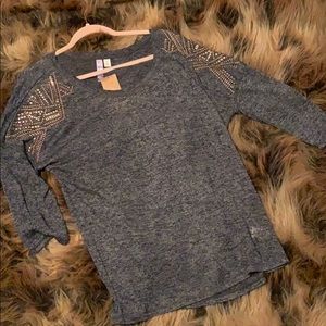 BNWT CUTE DETAILED TOP